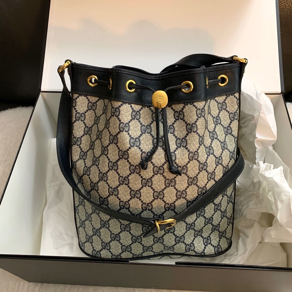 ‼️SOLD‼️Gucci Supreme Navy Bucket bag